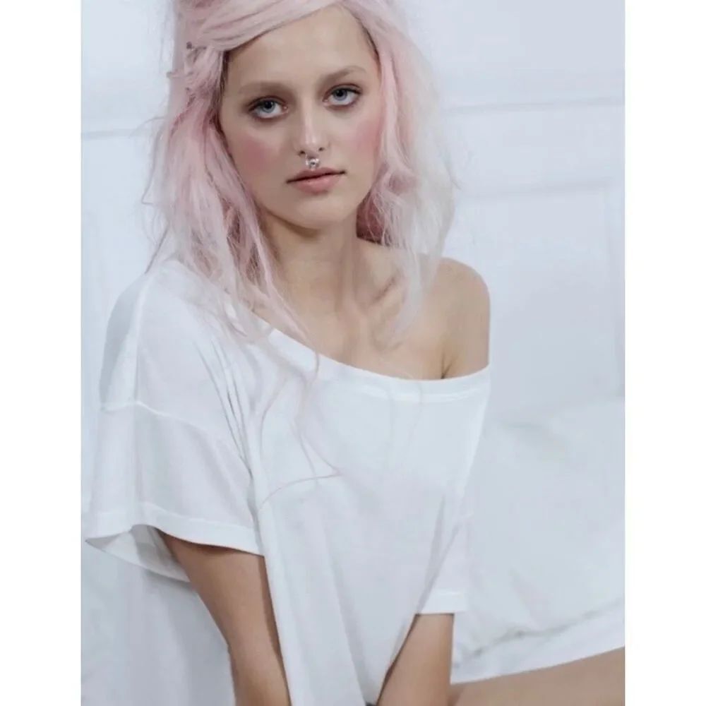 ✨SELKIE Perfect White T Oversized Sz Large Tee Shirt✨